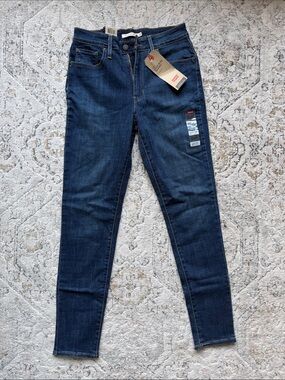 Levi's Women's Skinny Jeans in Dark Blue Wash